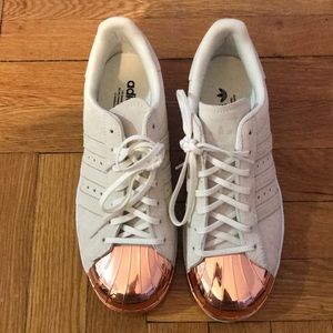 Adidas SuperStar 80’s cream w. rose gold metal toe